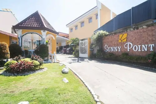 Sunny Point Hotel